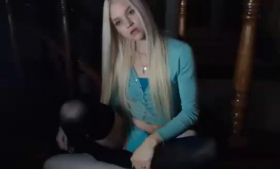 Sexy blonde hottie Dakota Skye squirts when fucked