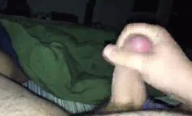 Cumhungry amateur jerking her toy