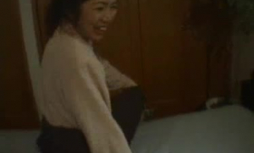 Japanese Mericka invites a rich guy to her bedroom because she is horny