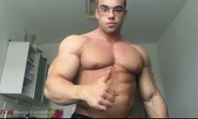 Bodybuilder Aspen Angle and viadince sprays big load all over their bodies
