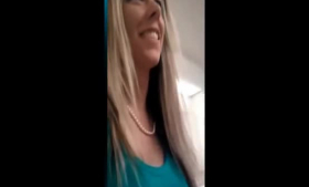 Naughty highbush girl spreads her hairy pussy lips on webcam